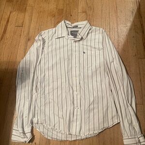Abercrombie & Fitch Men's Classic White and Gray Striped Shirt